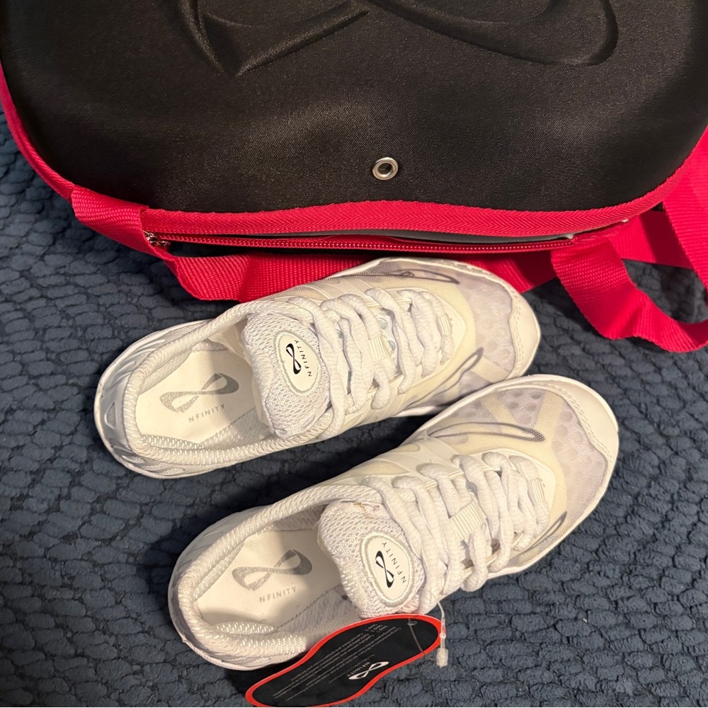 Nfinity Cheer Shoes NWT in case size Youth 13